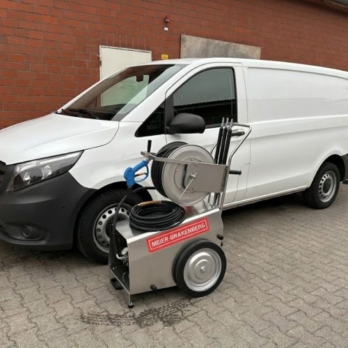 Mobiler Reinigungsservic.jpg Strahlrein Stallreinigung